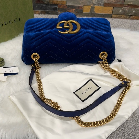 GUCCI GG Marmont Matelasse Flap Velvet Two Way Bag | Medium - Picture 14 of 17